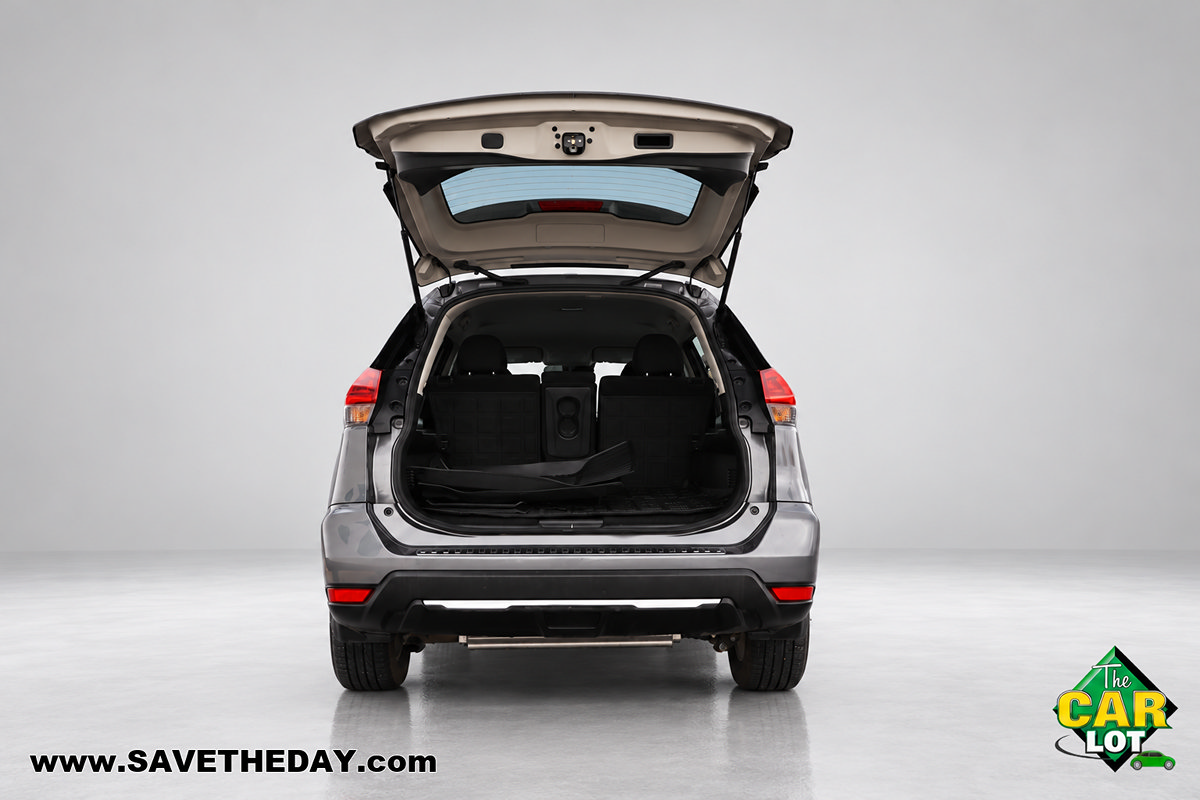 Used 2020 Nissan Rogue S w/ Special Edition Package FWD image 12