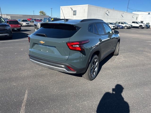 New 2026 Chevrolet Trax LT w/ Sunroof Package image 8