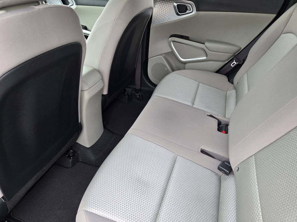 Certified 2025 Kia Soul LX FWD image 29