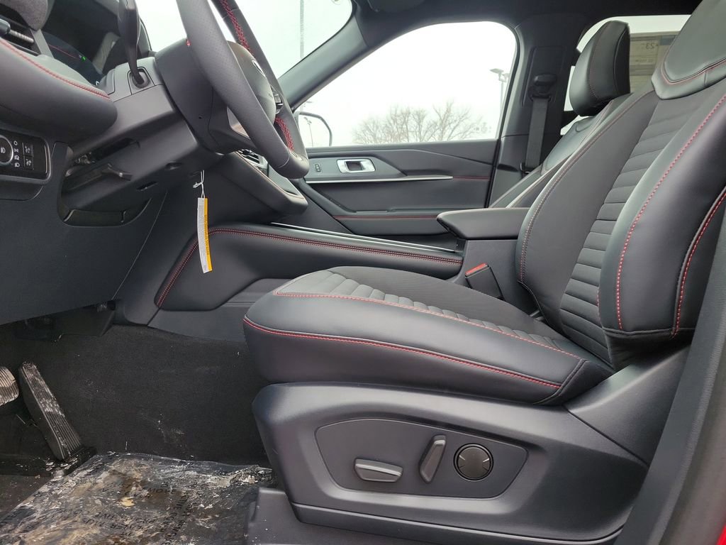 New 2026 Ford Explorer ST-Line w/ ST-Line Street Pack image 17