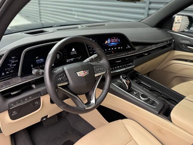 Used 2021 Cadillac Escalade Premium Luxury image 4