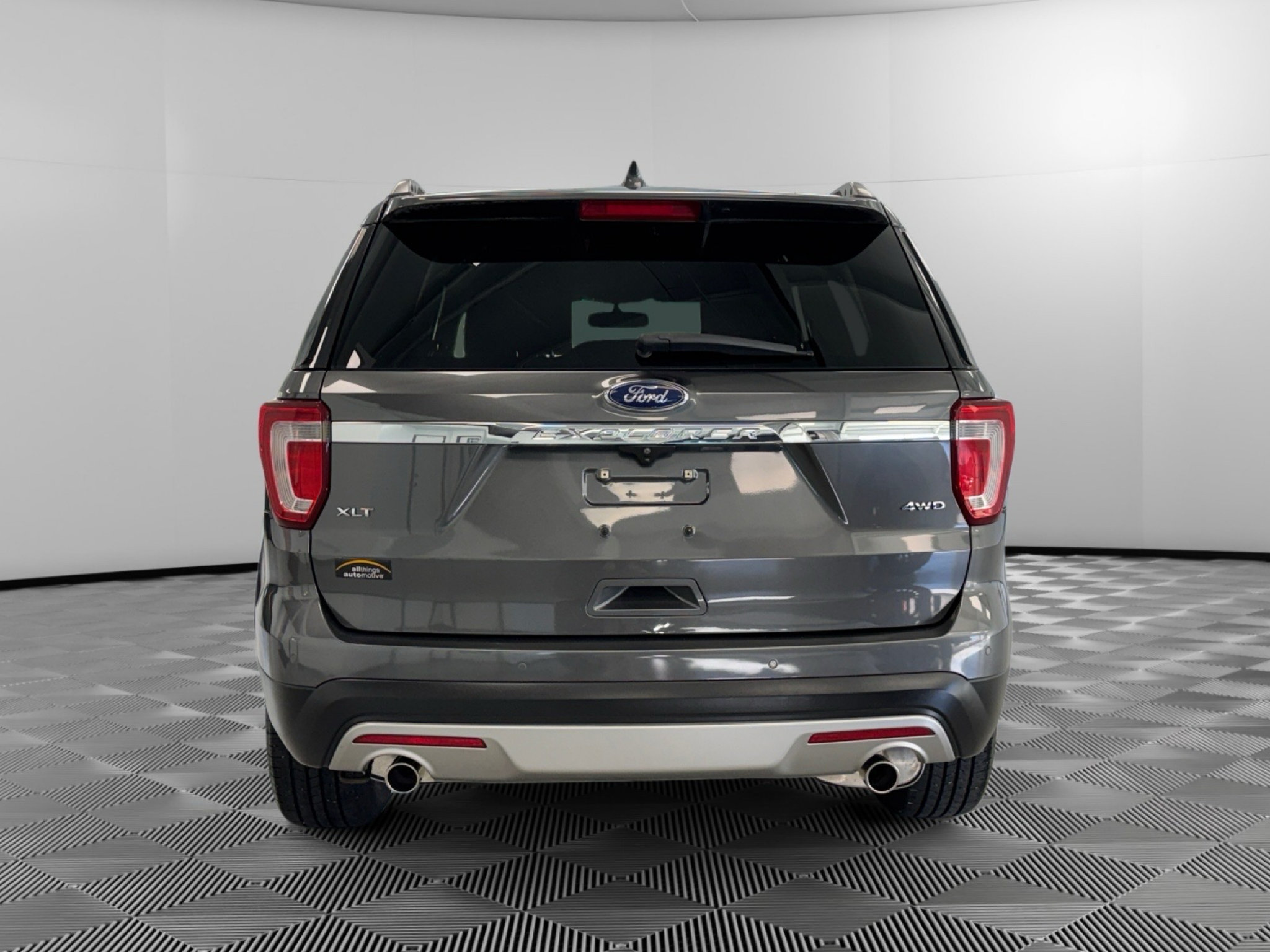 Used 2016 Ford Explorer XLT w/ Equipment Group 202A AWD/4WD image 7