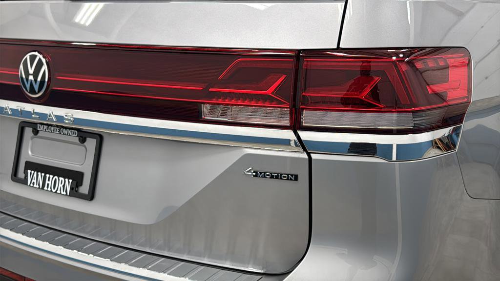 Used 2024 Volkswagen Atlas SE AWD/4WD image 38