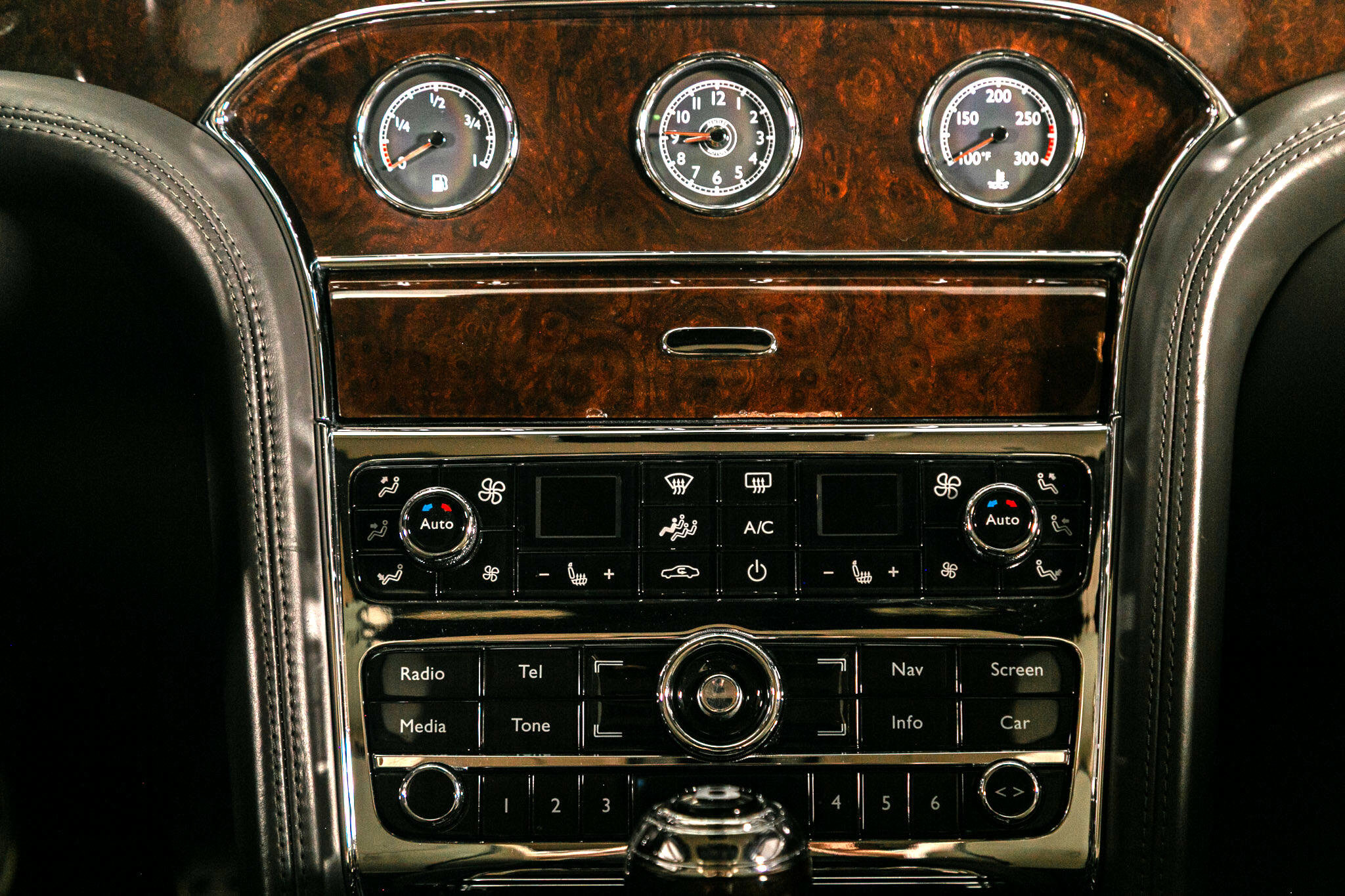 Used 2013 Bentley Mulsanne w/ Premiere Specification Pkg image 49