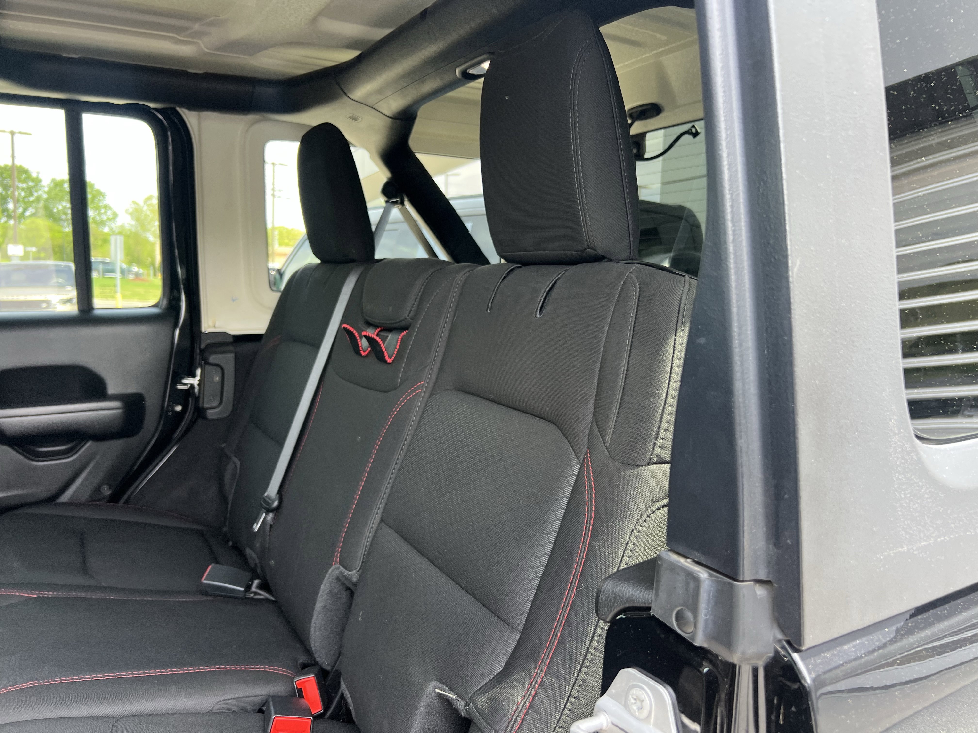 Used 2021 Jeep Wrangler Unlimited Rubicon AWD/4WD image 29
