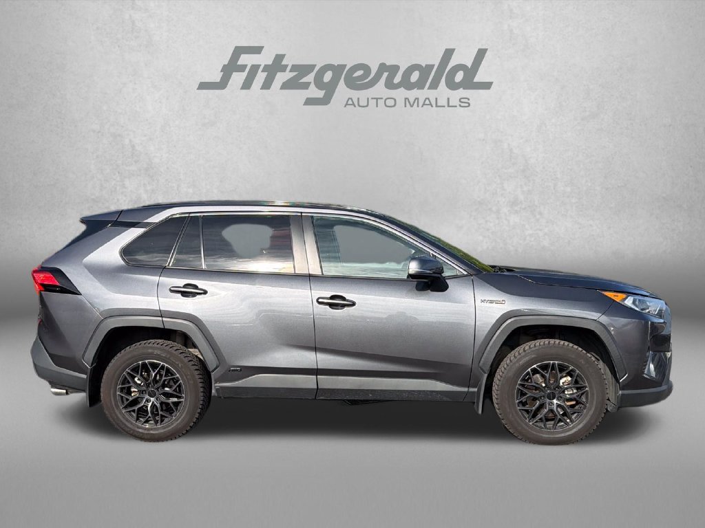 Used 2021 Toyota RAV4 XLE w/ Convenience Package AWD/4WD image 9