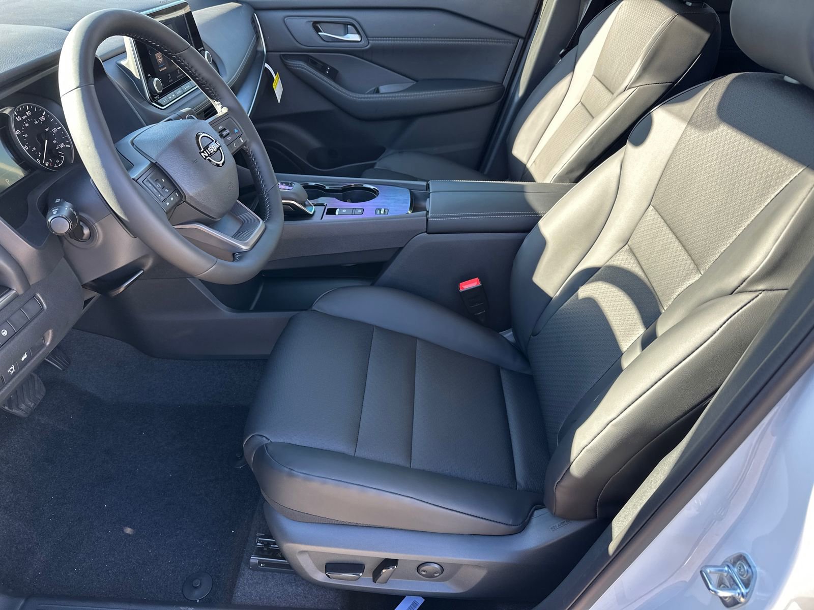 New 2026 Nissan Rogue SV image 9