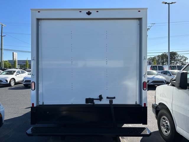 New 2024 GMC Savana 3500 w/ Power Convenience Package RWD image 8