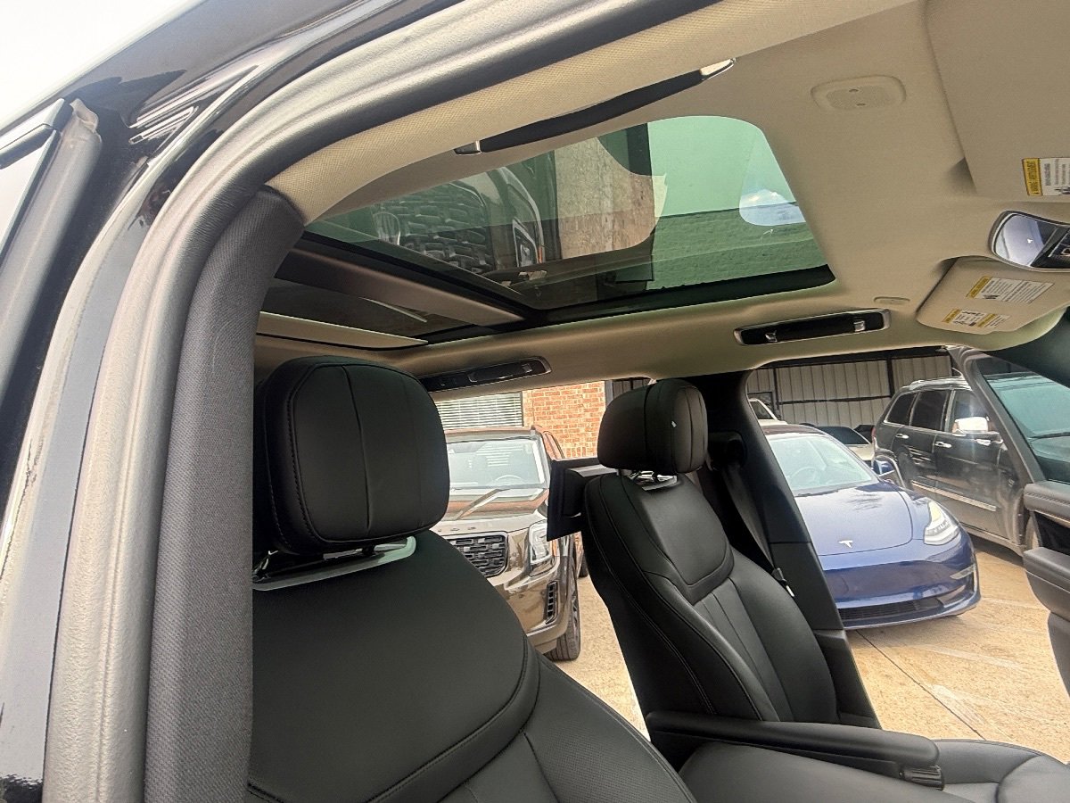 Used 2025 Land Rover Range Rover Long Wheelbase SE image 15