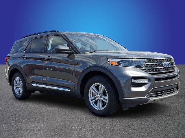 Used 2020 Ford Explorer XLT w/ Equipment Group 202A image 3