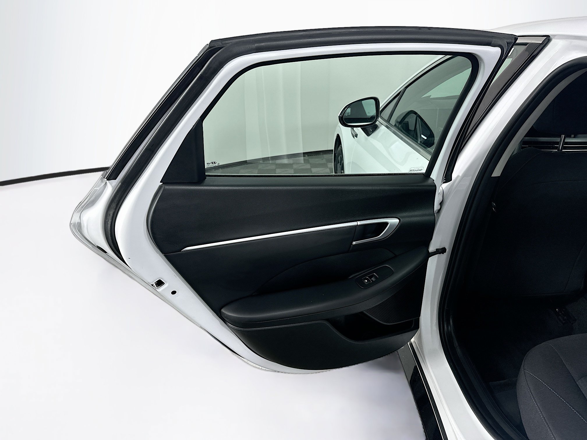 Used 2025 Hyundai Sonata SEL FWD image 27