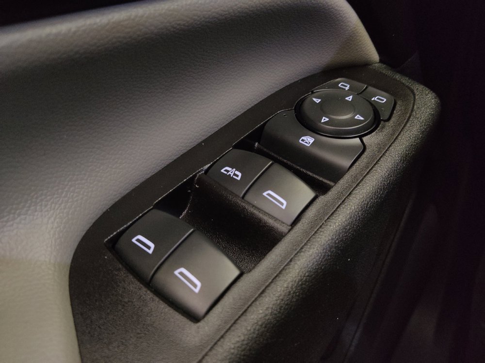Used 2018 Chevrolet Equinox Premier FWD image 27
