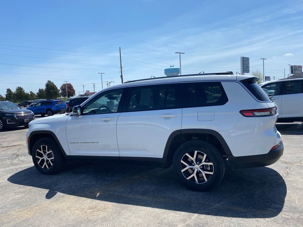 Used 2023 Jeep Grand Cherokee L Limited AWD/4WD image 3