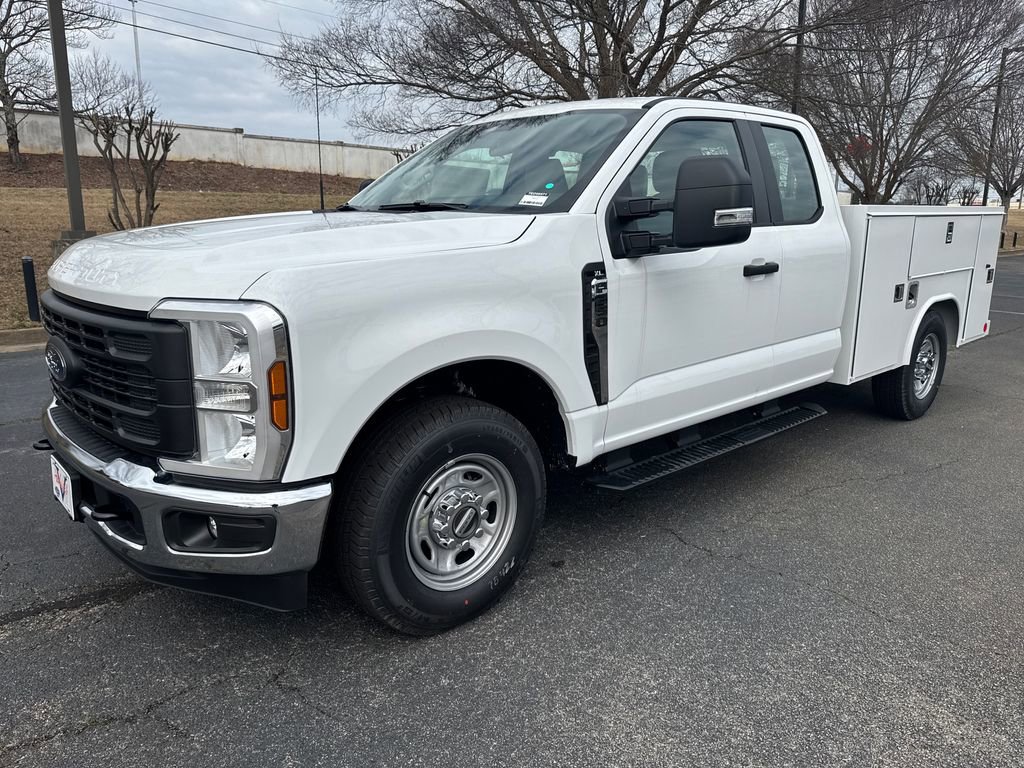New 2026 Ford F250 XL w/ XL Chrome Package image 9