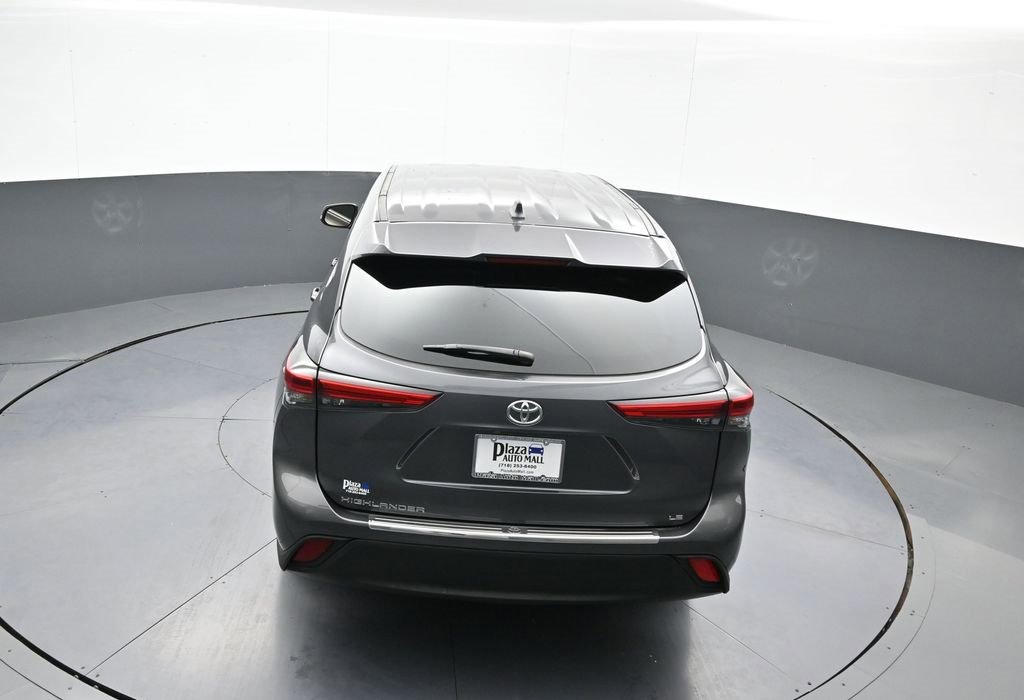 Certified 2023 Toyota Highlander L image 40