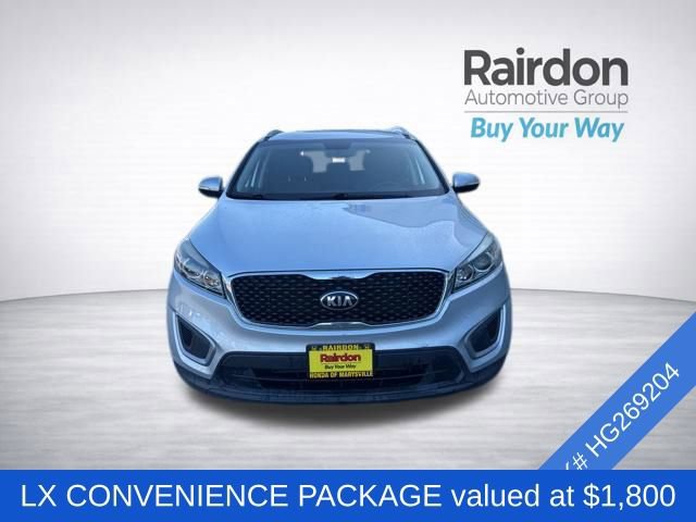 Used 2017 Kia Sorento LX w/ LX Convenience Package image 2