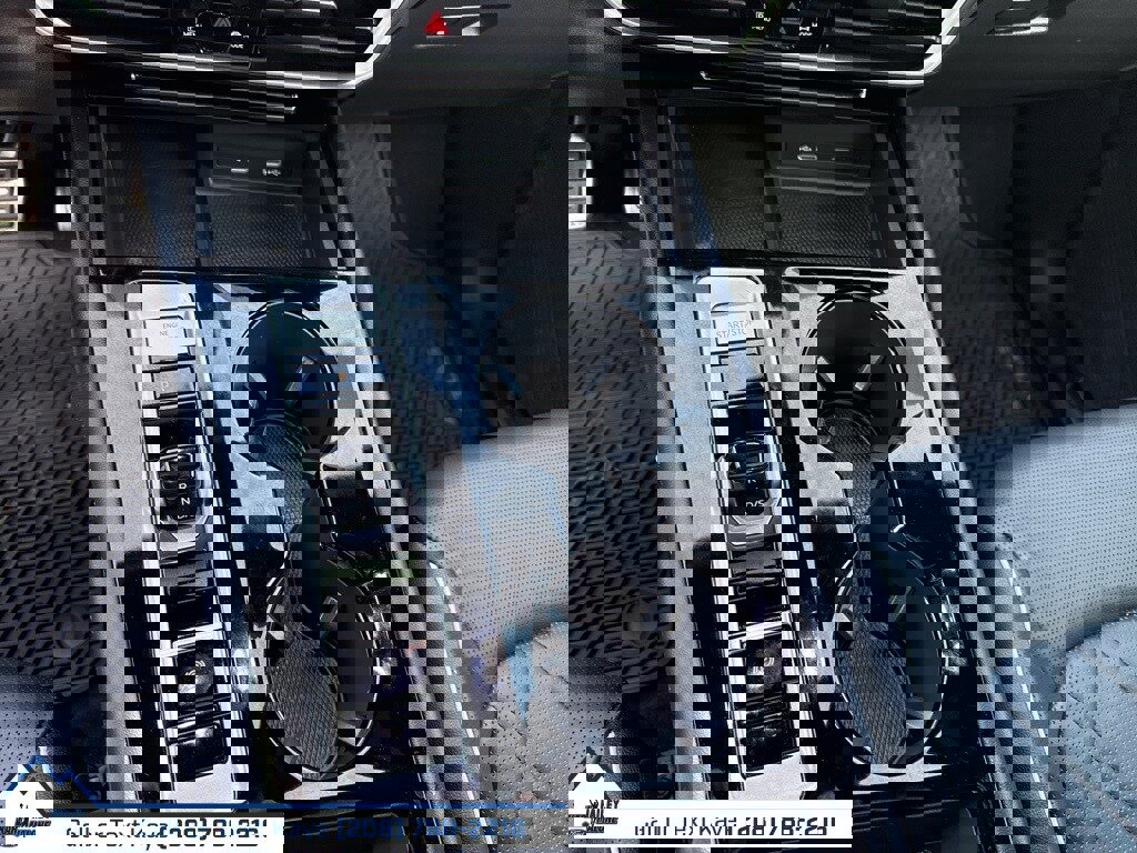 Used 2024 Volkswagen Atlas Cross Sport SEL Premium R-Line image 31