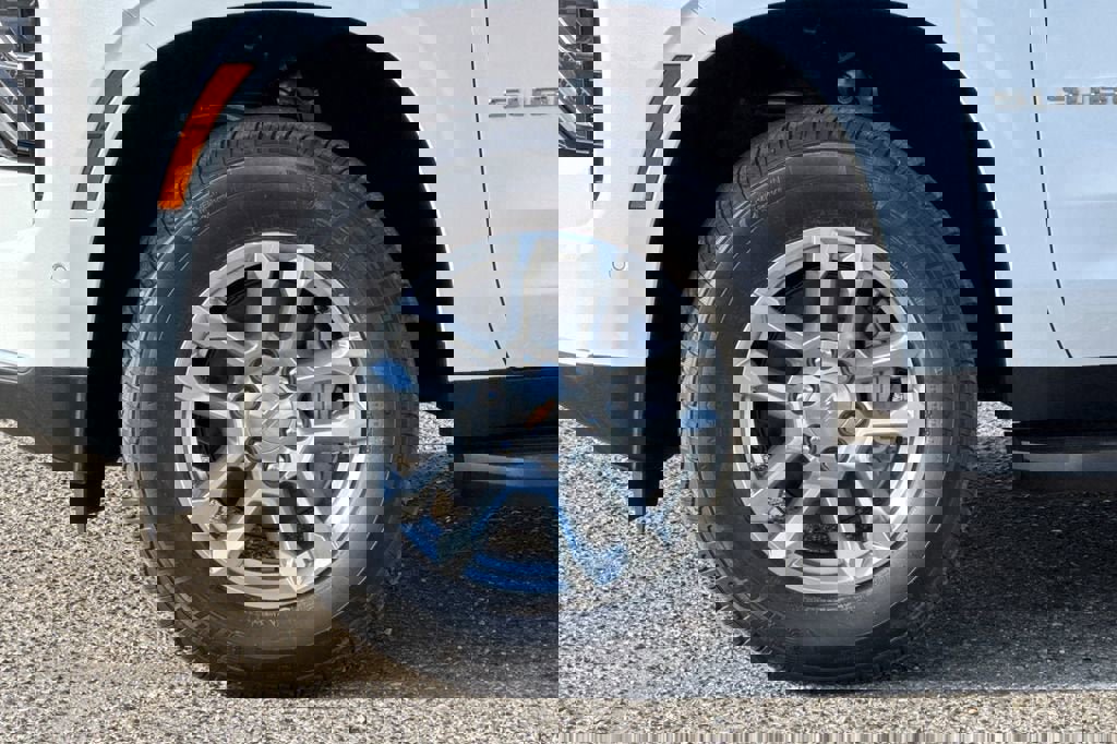 New 2026 Chevrolet Suburban LS image 27