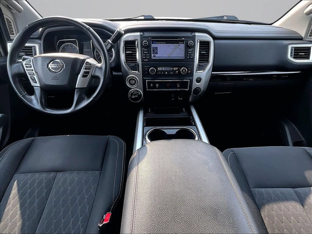 Used 2018 Nissan Titan SV w/ SV Convenience Package AWD/4WD image 17