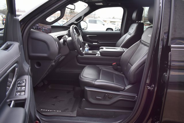 Used 2025 Ford Expedition Platinum w/ Stealth Performance Package image 13