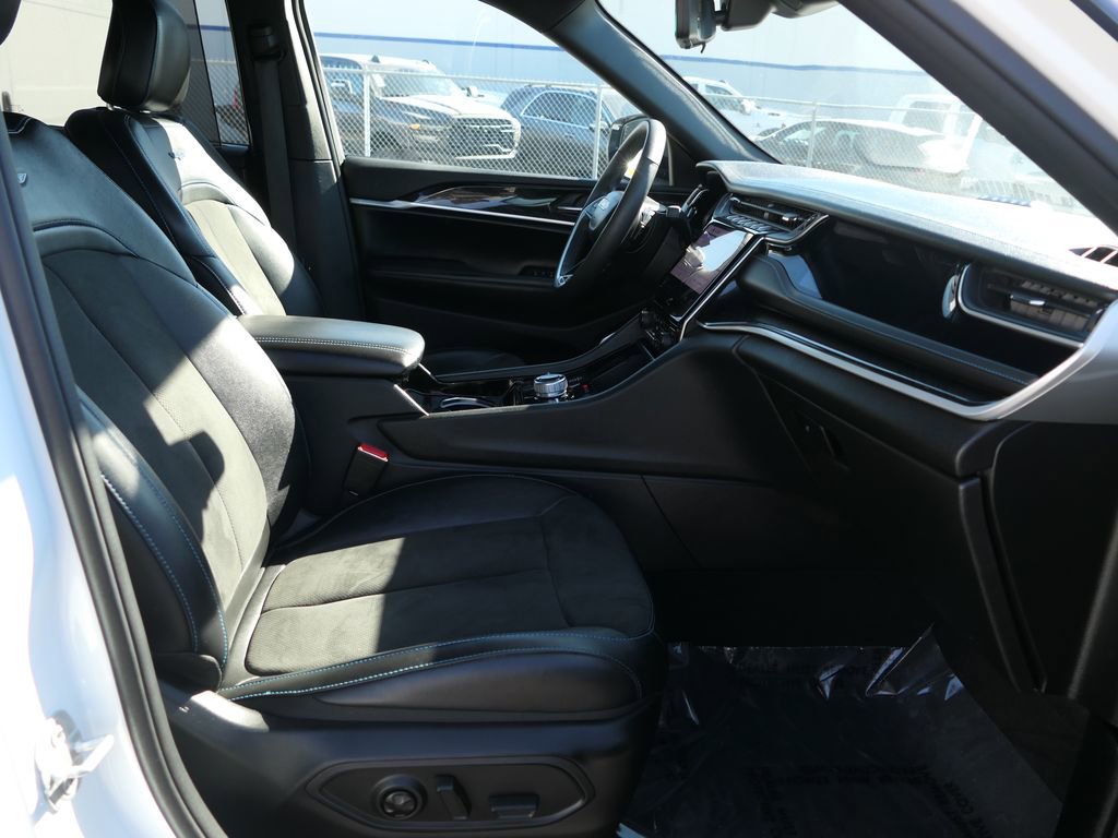 Used 2023 Jeep Grand Cherokee Trailhawk w/ Advanced Protech Group II image 25