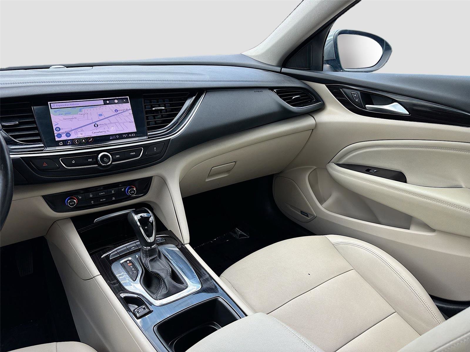 Used 2019 Buick Regal Essence w/ Driver Confidence Package I image 24