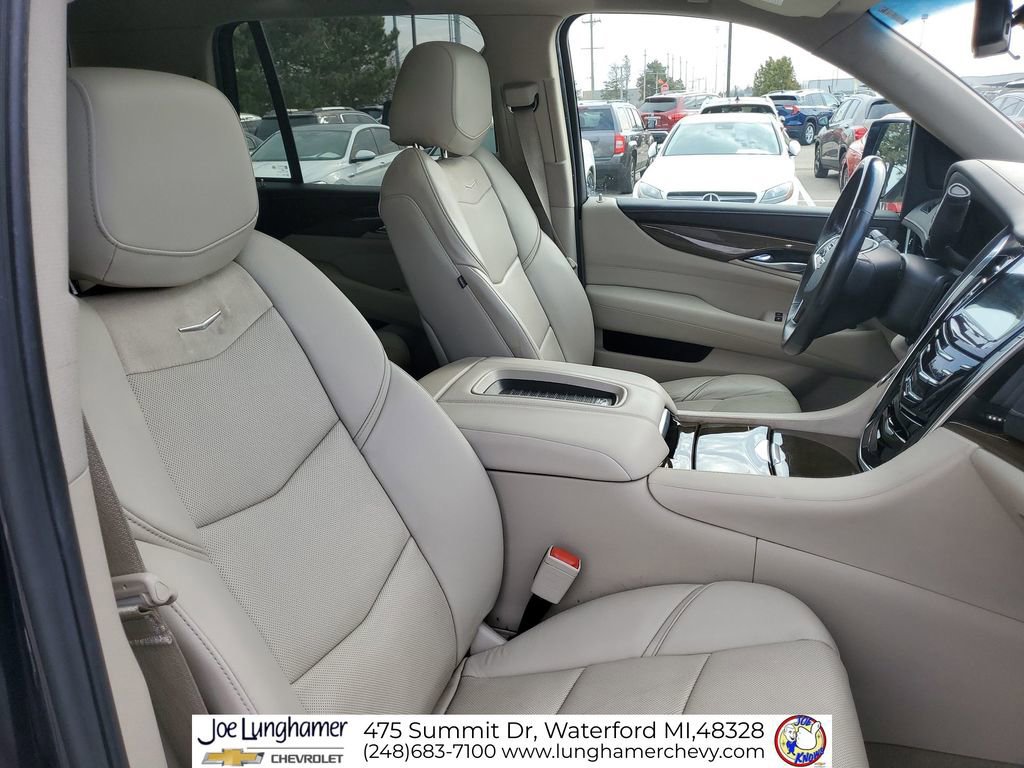 Used 2020 Cadillac Escalade Luxury image 30