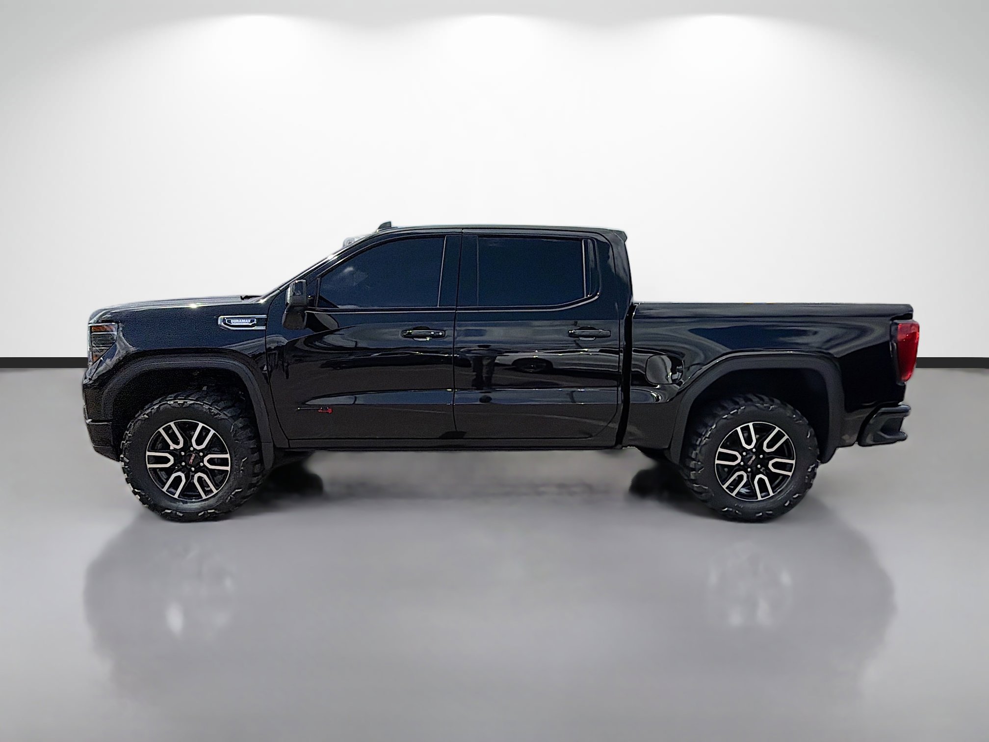 Used 2025 GMC Sierra 1500 AT4 w/ Technology Package image 6