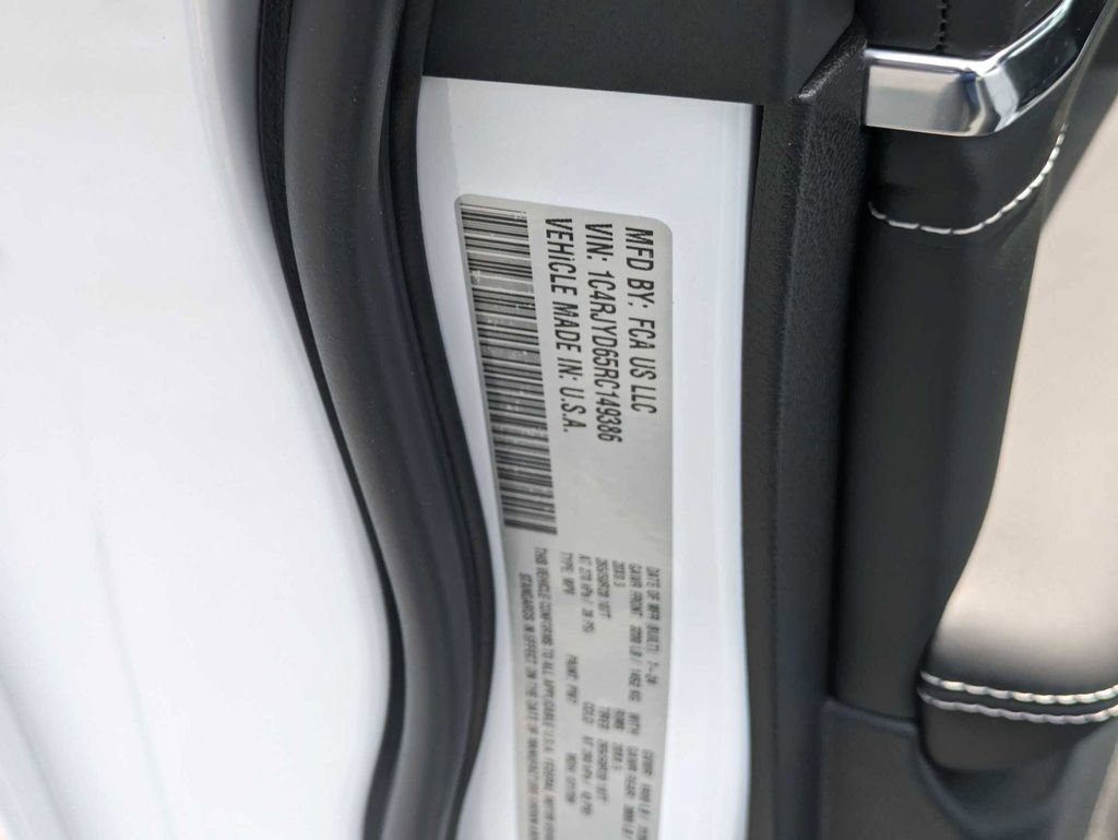 New 2024 Jeep Grand Cherokee Overland w/ Advanced Protech Group III AWD/4WD image 41