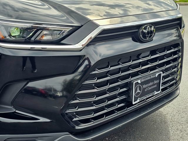 Used 2025 Toyota Grand Highlander AWD image 3