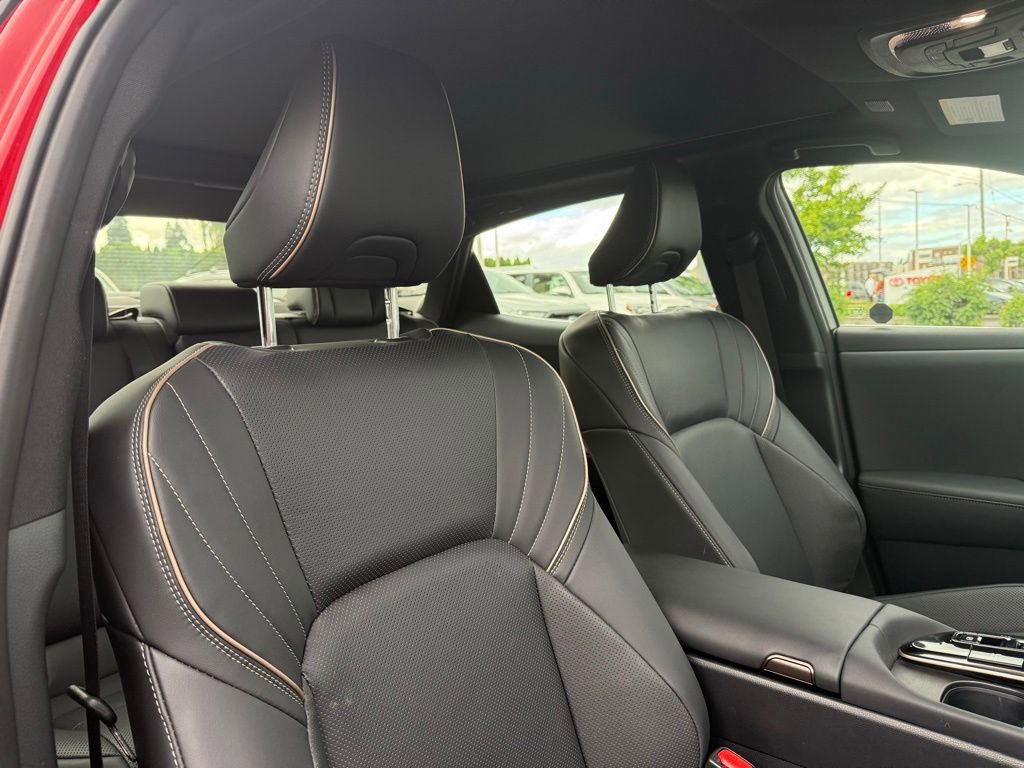 Certified 2025 Toyota Crown Platinum AWD/4WD image 21