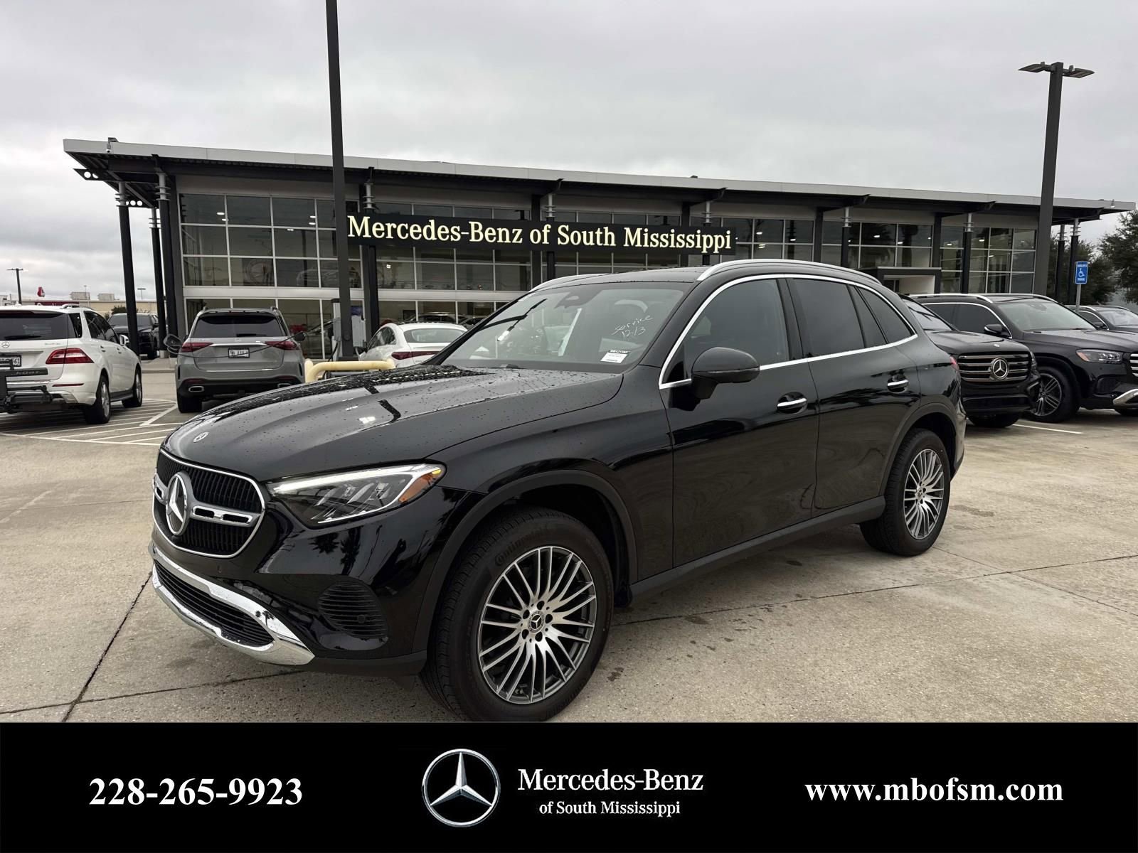 Used 2025 Mercedes-Benz GLC 300 4MATIC image 1