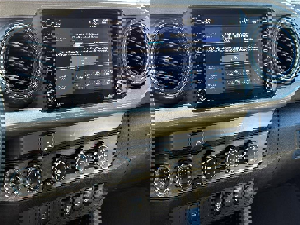 Used 2020 Toyota Tacoma TRD Sport image 10