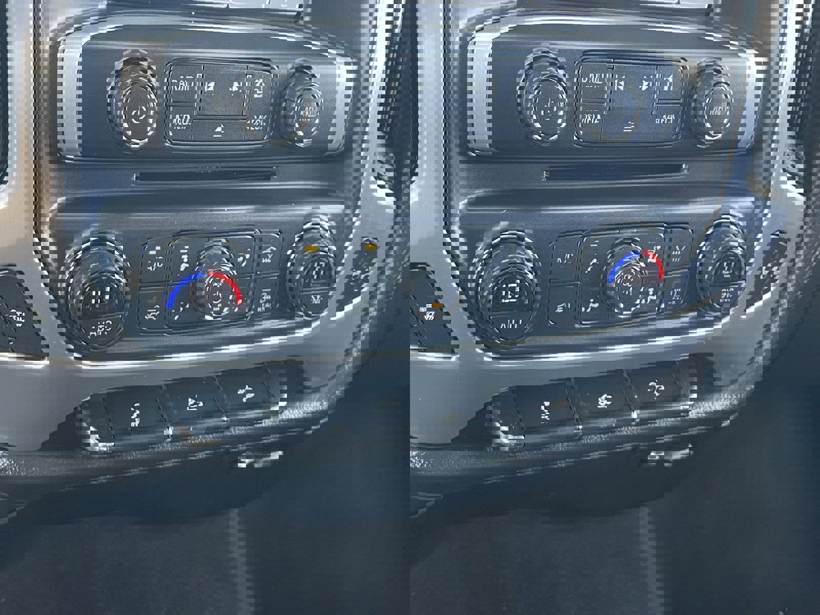 Used 2019 GMC Sierra 1500 SLE w/ SLE Value Package image 29