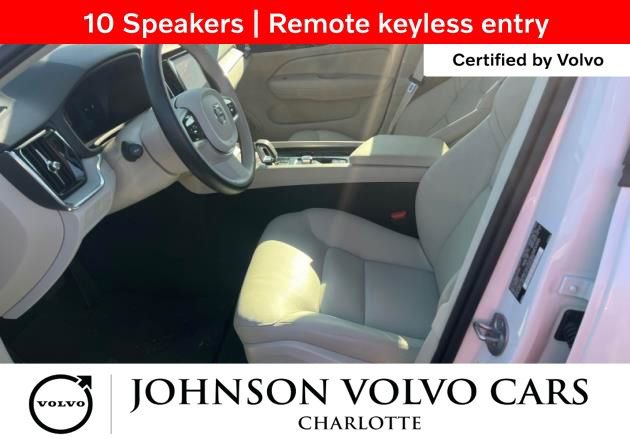 Used 2025 Volvo V60 B5 Cross Country Plus image 4
