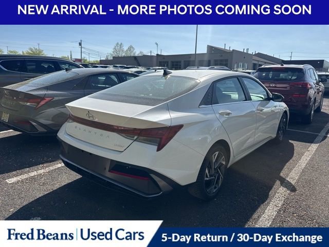 Used 2024 Hyundai Elantra Limited image 8