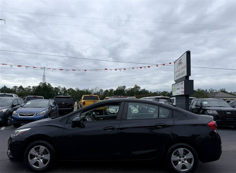 Used 2017 Chevrolet Cruze LS FWD image 4