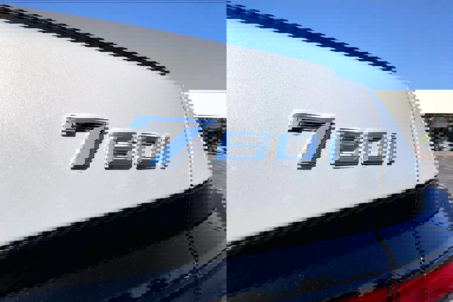 Used 2023 BMW 760i xDrive w/ Executive Package image 31