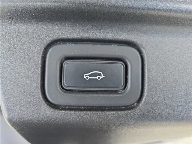 Used 2023 Land Rover Range Rover Long Wheelbase SE image 14