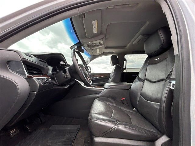 Used 2020 Cadillac Escalade Luxury image 11