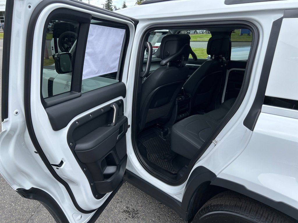 New 2025 Land Rover Defender 110 S image 15
