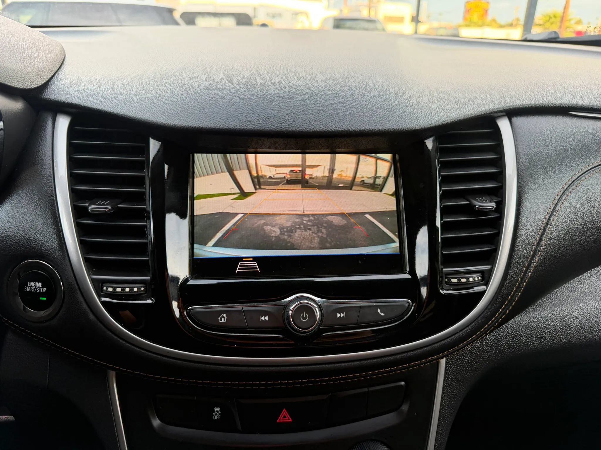 Used 2019 Chevrolet Trax LT w/ LT Convenience Package FWD image 20