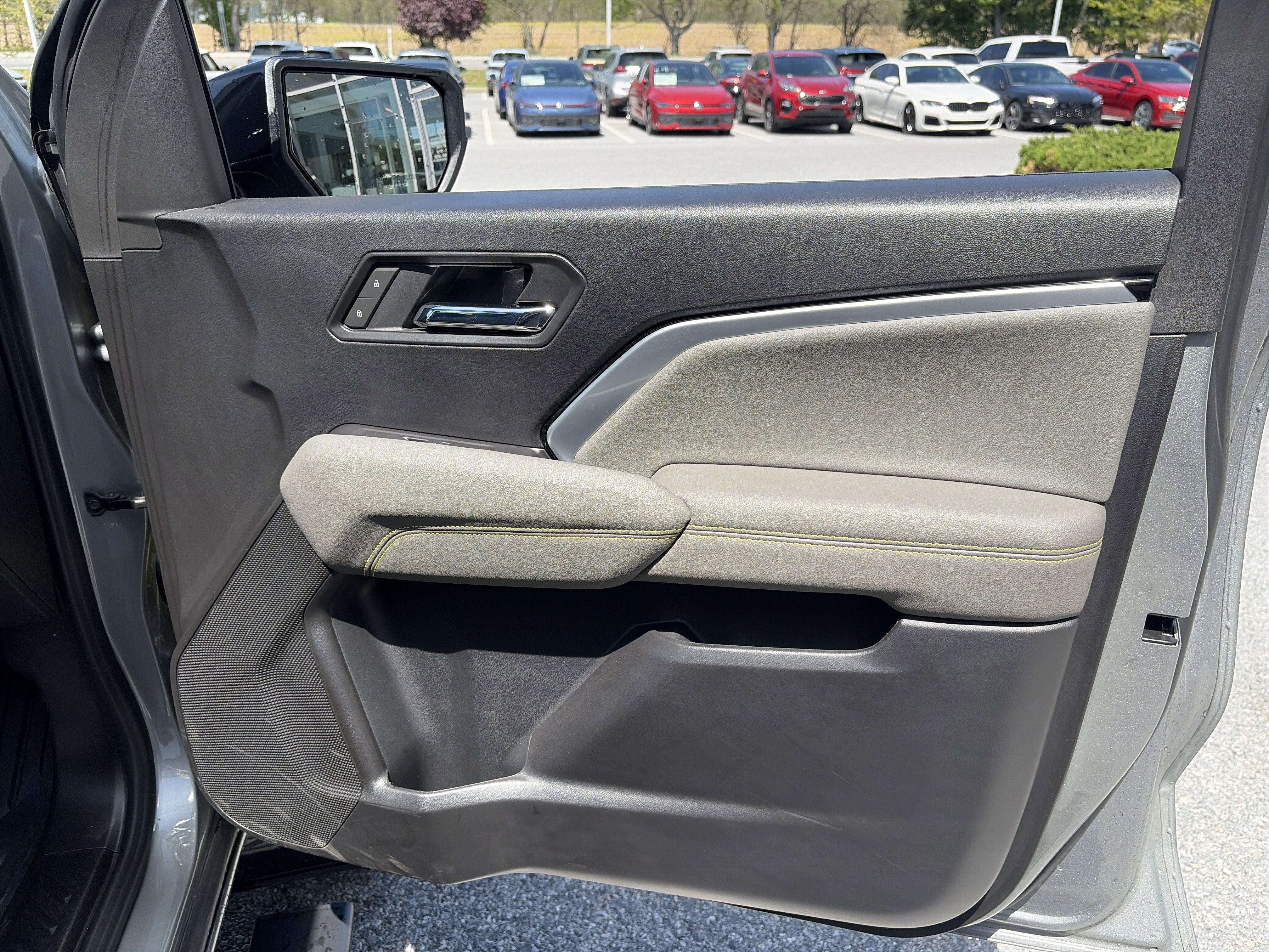 Used 2024 Chevrolet Colorado ZR2 w/ ZR2 Convenience Package III AWD/4WD image 52