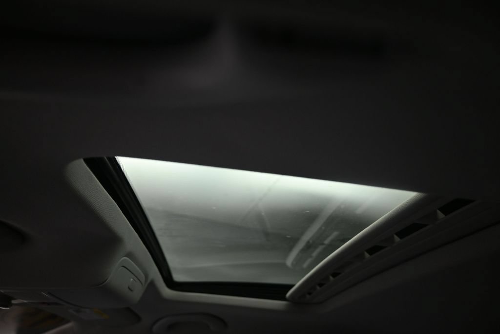 Used 2015 Volkswagen Jetta SE FWD image 19
