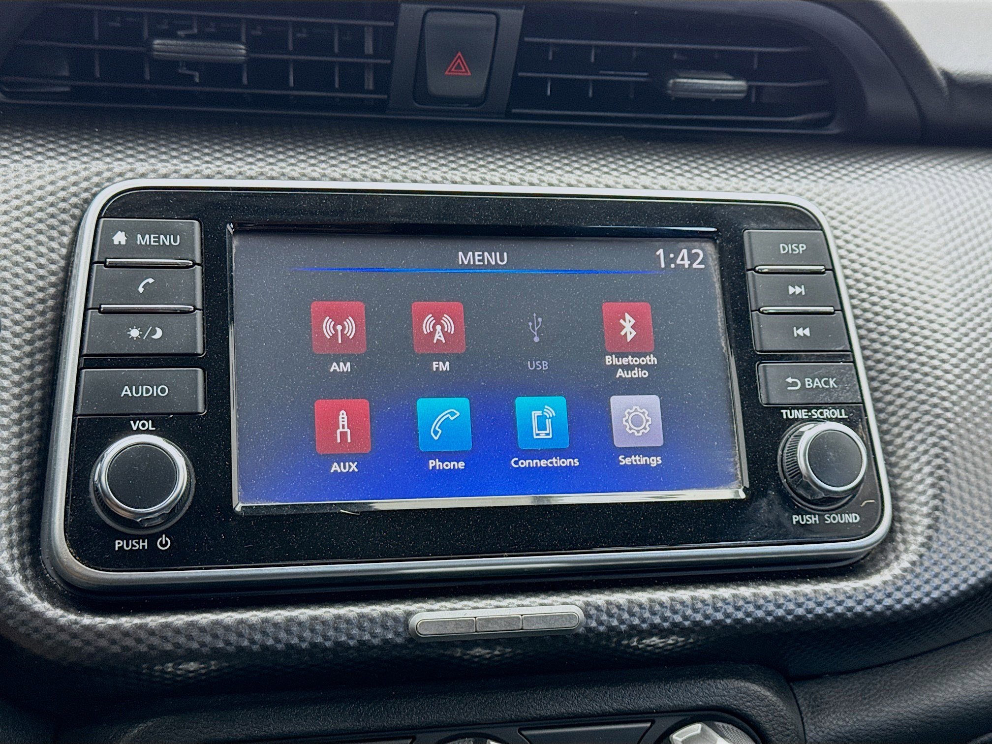 Used 2020 Nissan Kicks S FWD image 9