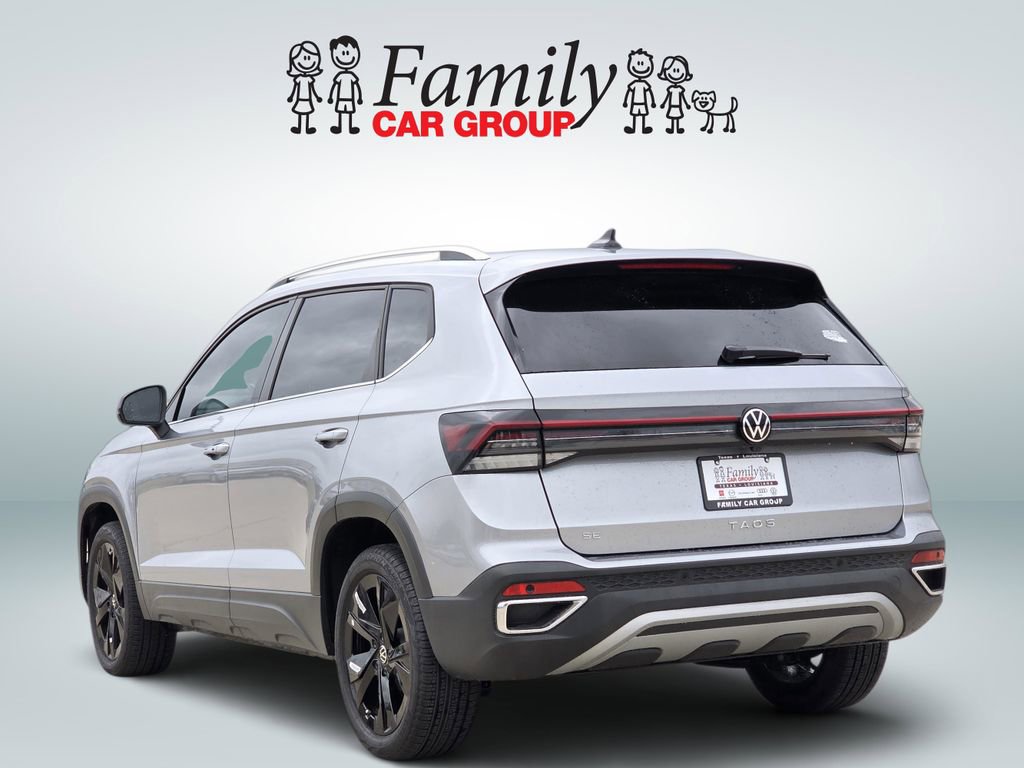 Used 2025 Volkswagen Taos SE FWD image 3