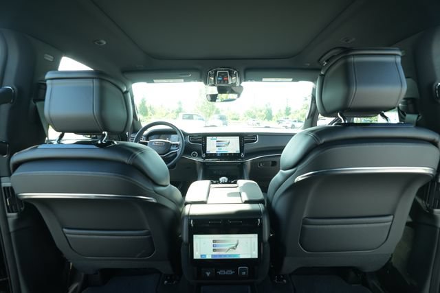 New 2026 Jeep Grand Wagoneer Summit AWD/4WD image 25