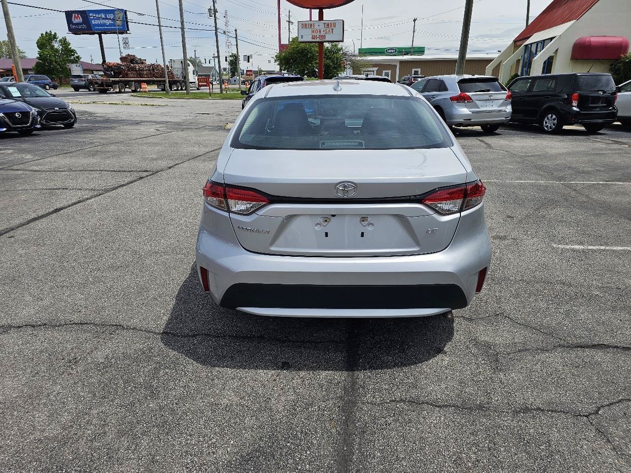 Used 2022 Toyota Corolla LE FWD image 7