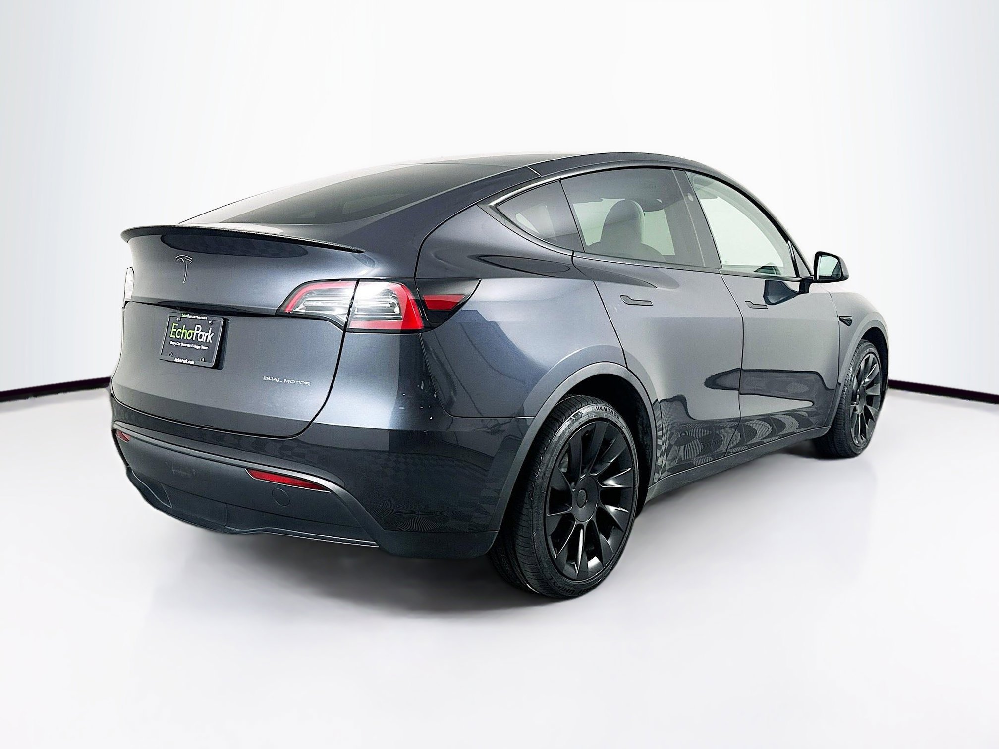 Used 2024 Tesla Model Y Long Range image 9