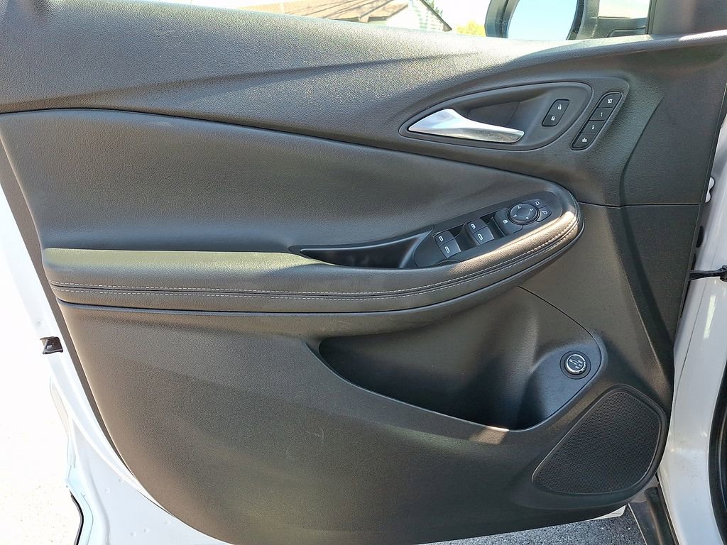 Used 2023 Buick Encore GX Essence w/ Experience Buick Package image 12